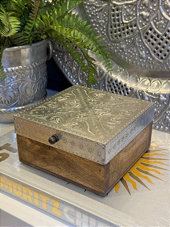 Caixa Decorativa - Madeira com Aplique em Latão - Porta Jóias - M
