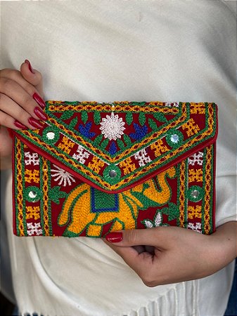 Bolsa Clutch - Tecido - Bordado - Elefante - Vermelho e Colorido