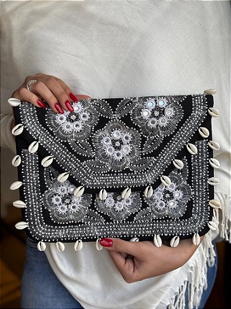 Bolsa Clutch - Bordado - Miçangas - Preto e Branco