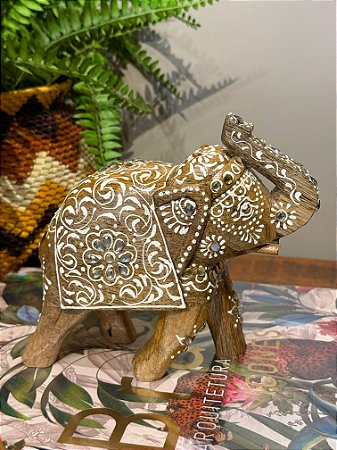 Elefante - Madeira - Pintado à mão - Branco com Aplique - 16CM