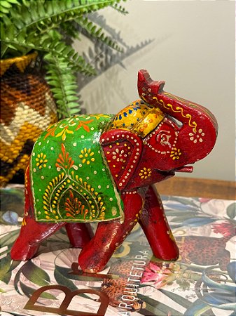 Elefante - Madeira - Pintado à mão - Vermelho e Colorido - 16CM