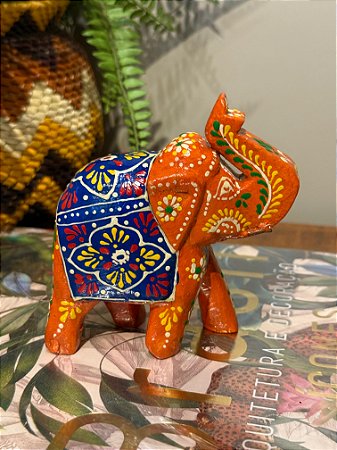 Elefante - Madeira - Pintado à mão - Laranja e Colorido - 11CM