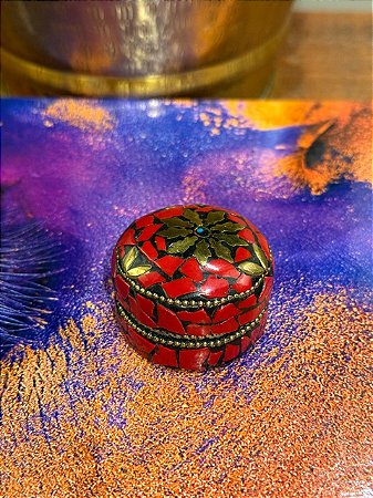 Porta Joias - Metal - Feito à mão - Vermelho e Dourado - 4,5CM