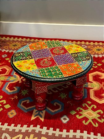 Mesa - Madeira - Pintada à mão - Colorida