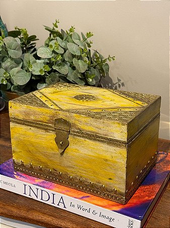 Caixa Decorativa - Porta Joias - Madeira - Aplique em Metal - Amarelo - G