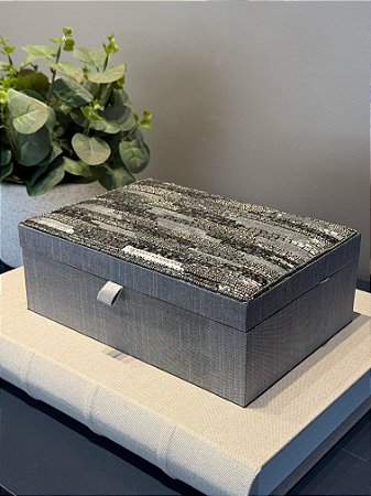 Caixa Decorativa - Lantejoulas e Miçangas - Cinza e Preto
