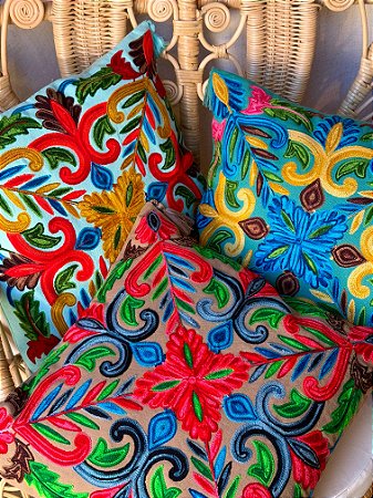 Kit 3 Capas de Almofadas - Bordadas - Azul e Marrom