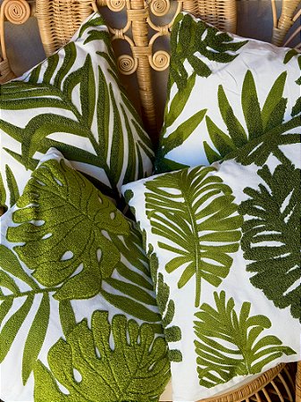Kit 4 Capas de Almofadas - Bordadas - Verde e Branco