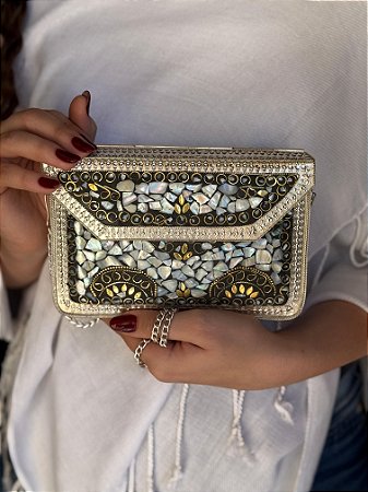 Bolsa Clutch em Metal - Madrepérolas, Prata e Dourado - Com Alça