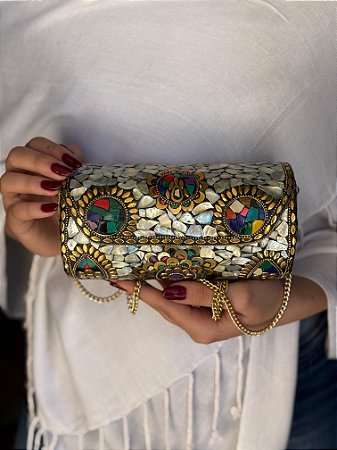 Bolsa Clutch em Metal - Madrepérolas, Colorida e Dourada- Com Alça
