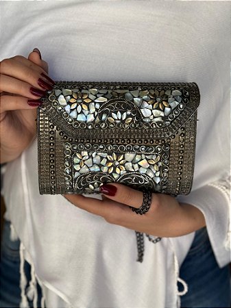 Bolsa Clutch em Metal - Madrepérolas e Grafite - Com Alça
