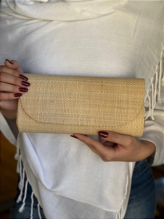 Bolsa Clutch em Palha