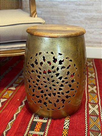 Banco - Garden Seat - Metal Martelado - Dourado
