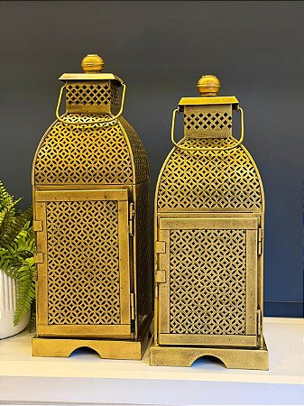 Par de Lanternas - Metal - Douradas