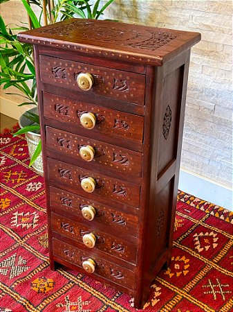 Gaveteiro - Madeira Entalhada - 7 Gavetas - Puxador Branco e Dourado