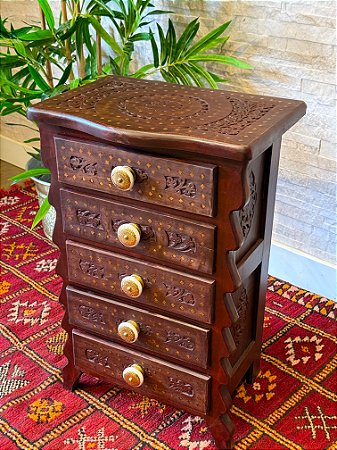 Gaveteiro - Madeira Entalhada - 5 Gavetas - Puxador Branco e Dourado