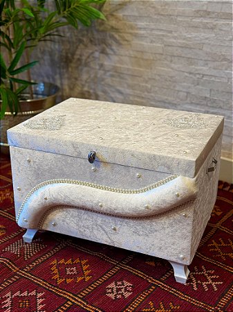 Banco Baú - Decorativo - Veludo - Branco Perolado