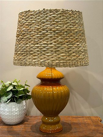 Abajur - Cerâmica - Caramelo e Laranja com Cúpula de Palha