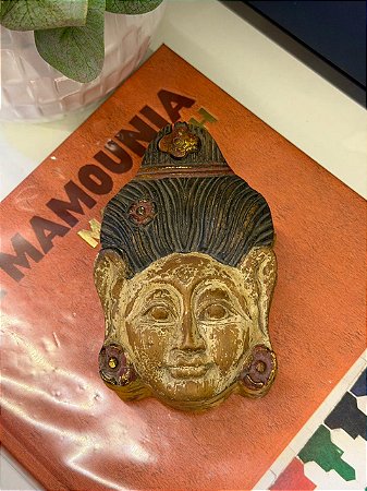 Caixa Segredo - Madeira Entalhada - Preto, Vermelho e Marrom