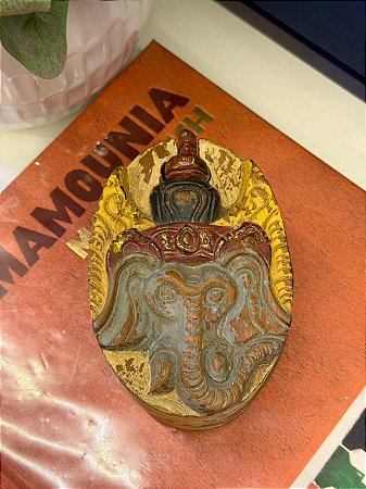 Caixa Segredo - Madeira Entalhada - Vermelho, Azul, Amarelo e Marrom