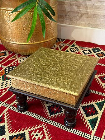 Mesa Madeira - Aplique em Metal - Marrom e Dourado - 26CM