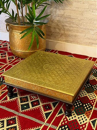 Mesa Madeira - Aplique em Metal - Marrom e Dourado - 46CM