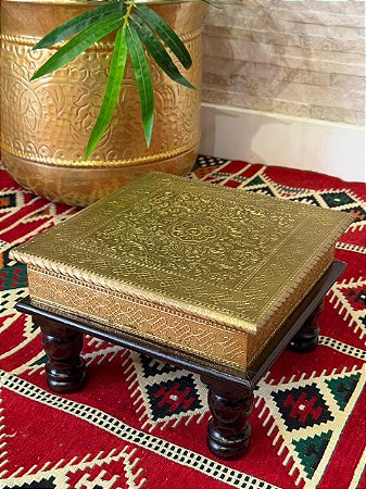 Mesa Madeira - Aplique em Metal - Marrom e Dourado - 26CM