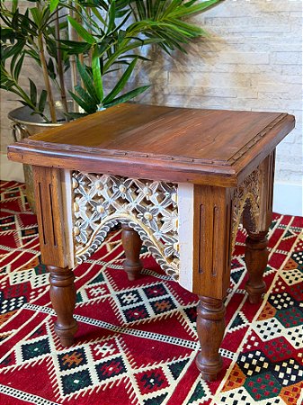 Mesa Madeira Entalhada - Pintado à Mão - Marrom, Amarelo e Cinza - 41CM