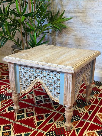 Mesa Madeira Entalhada - Pintado à Mão - Pátina e Azul Claro - 42CM