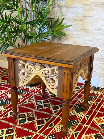Mesa Madeira Entalhada - Pintado à Mão - Marrom e Amarelo - 51CM