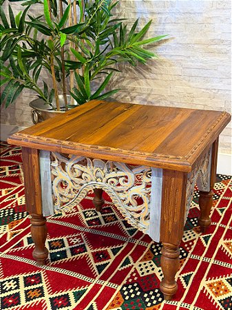 Mesa Madeira Entalhada - Pintado à Mão -Marrom, Azul Claro e Amarelo - 42CM