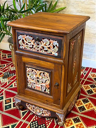 Gaveteiro em Madeira Entalhada - Pintado à Mão - Marrom e Colorido