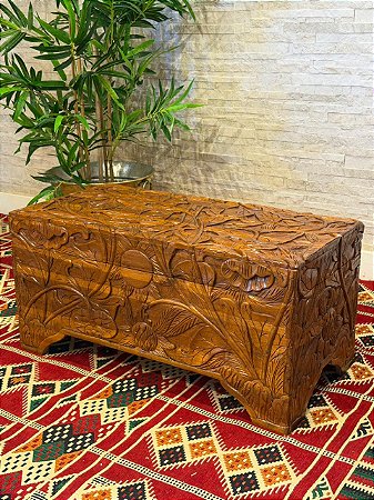 Baú - Indiano - Madeira Entalhada - Pintado à mão - Marrom