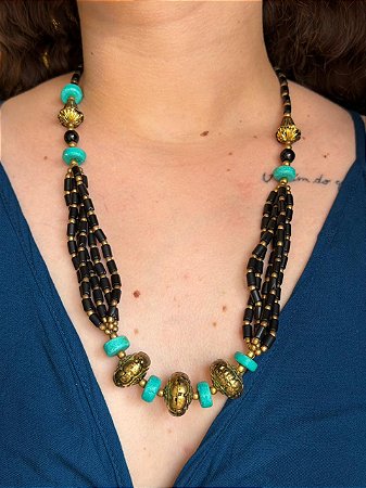 Colar - Metal e Resina - Preto, Turquesa e Dourado