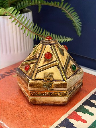 Caixa Decorativa - Porta Jóias - Osso e Metal - Vermelho, Verde e Dourado - 10x12