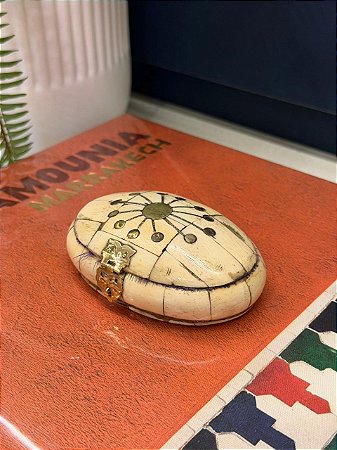 Caixa Decorativa - Porta Jóias - Osso e Metal - Oval - Dourado