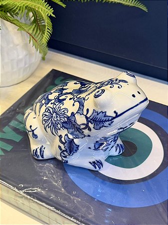 Escultura - Sapo Decorativo - Cerâmica - Azul e Branco