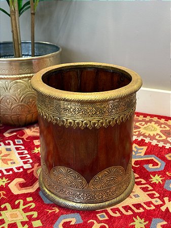 Vaso em Madeira - Aplique em Metal - 28CM