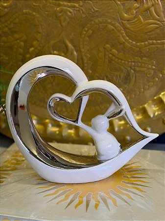 Escultura - Coelho e Coração - Decorativo - Cerâmica - Branco e Prata - 21CM