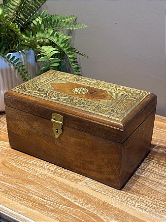 Caixa Decorativa - Porta Joias - Madeira - Aplique em Metal - Dourado - 25X15CM