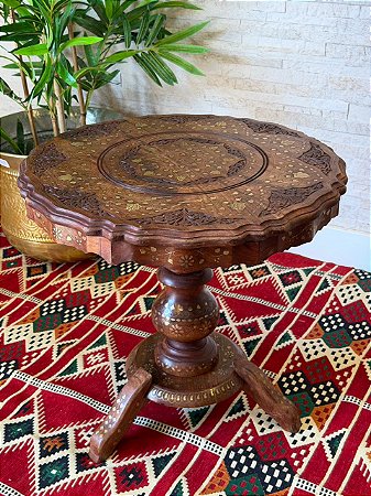 Mesa Madeira Entalhada - Aplique em Metal