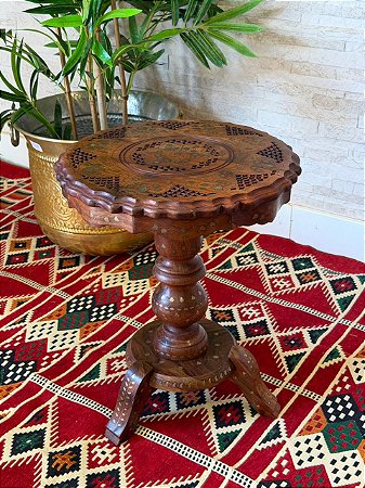 Mesa Madeira Entalhada - Aplique em Metal