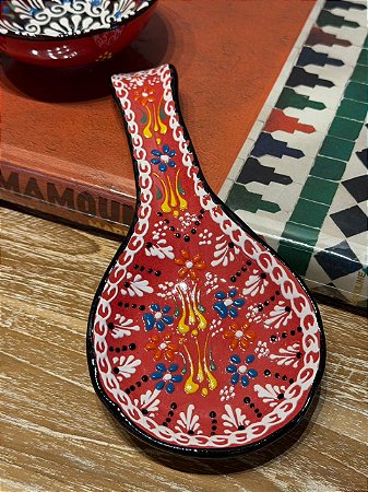 Descanso de Colher - Turco - Cerâmica - Goiaba e Colorido