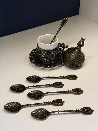 Jogo de Colheres - Turcas - Metal - Dourado Envelhecido e Vermelho