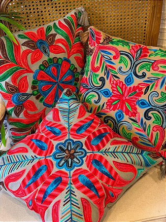 Kit 3 Capas de Almofadas - Bordadas - Cinza Escuro e Marrom