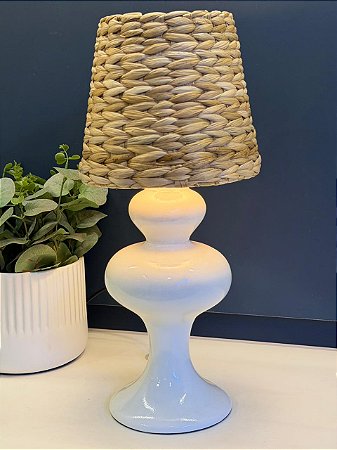 Abajur - Cerâmica - Branco com Cúpula de Palha