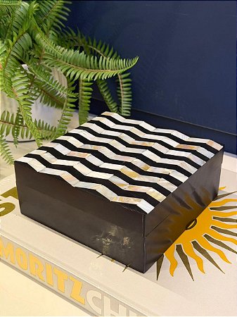 Caixa Decorativa - Preto e Madrepérola - 15X15