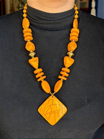 Colar - Resina - Amarelo