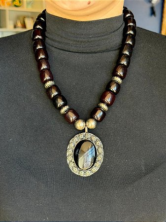 Colar - Resina e Metal - Preto