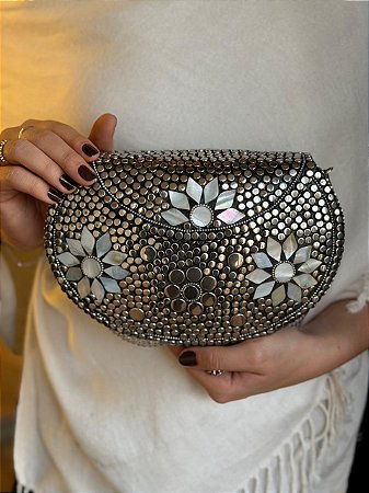 Bolsa Clutch em Metal - Prata - Madrepérolas - Com Alça